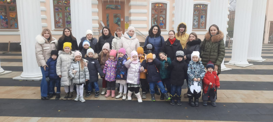 В рамках "Клуба выходного дня" воспитатели старшей группы №5 "Фантазёры" организовали целевую экскурсию в "Ставропольский краевой театр кукол". В рамках "Клуба выходного дня" воспитатели старшей группы №5 "Фантазёры" организовали целевую экскурсию в "Ставропольский краевой театр кукол".